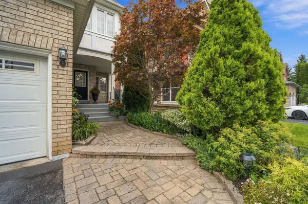 42 Kaitlin DR, Richmond Hill, ON L4E 3W7