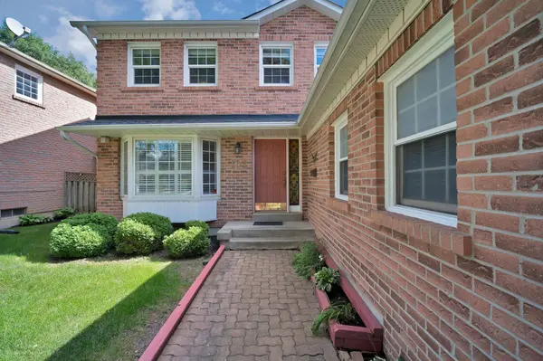 103 Longwater Chase, Markham, ON L3R 4A9