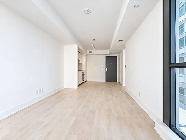 33 Frederick Todd WAY #431, Toronto C11, ON M4G 0C9