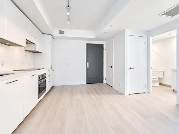 33 Frederick Todd WAY #431, Toronto C11, ON M4G 0C9