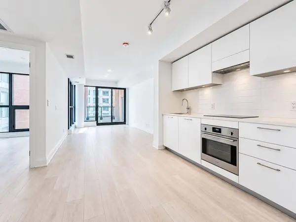 33 Frederick Todd WAY #431, Toronto C11, ON M4G 0C9