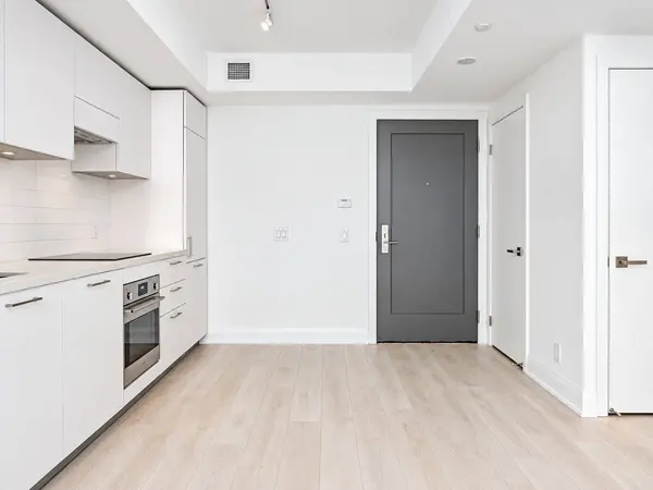 33 Frederick Todd WAY #431, Toronto C11, ON M4G 0C9