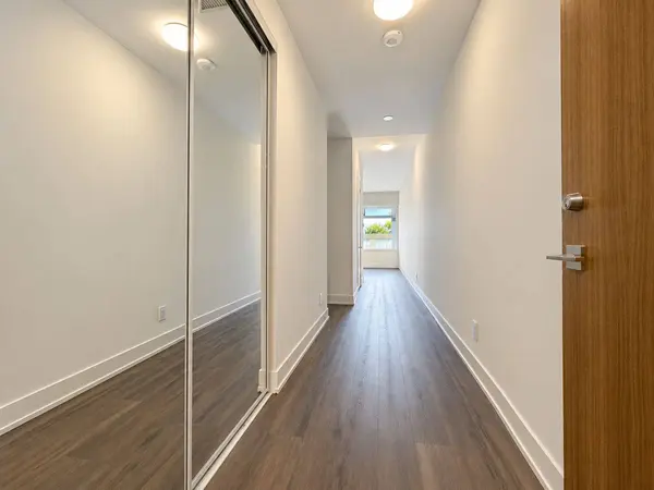 111 St Clair AVE W #315, Toronto C02, ON M4V 1N5