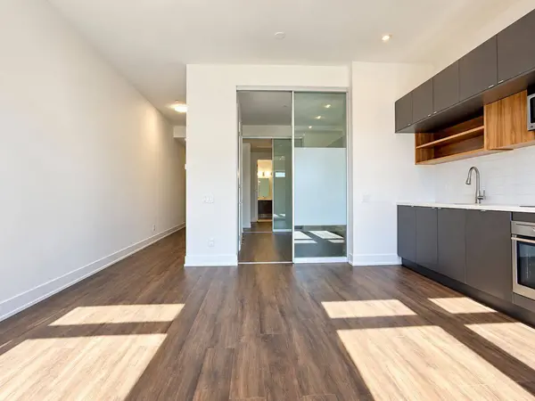 111 St Clair AVE W #315, Toronto C02, ON M4V 1N5