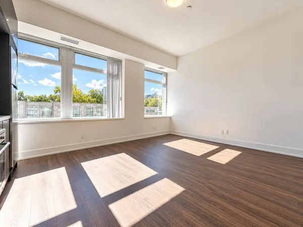 111 St Clair AVE W #315, Toronto C02, ON M4V 1N5