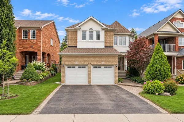 42 Kaitlin DR, Richmond Hill, ON L4E 3W7