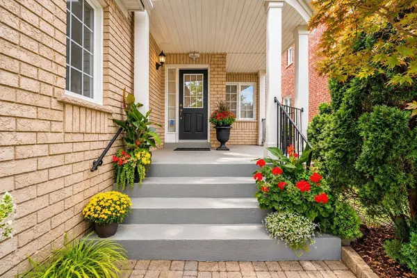 42 Kaitlin DR, Richmond Hill, ON L4E 3W7