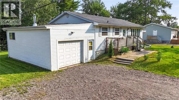 2 Pleasantview Street, Lutes Mountain, NB E1G2S6