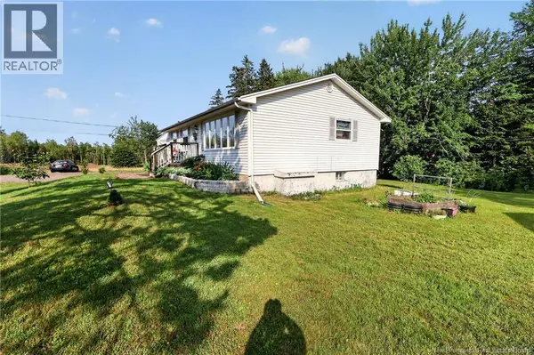 2 Pleasantview Street, Lutes Mountain, NB E1G2S6