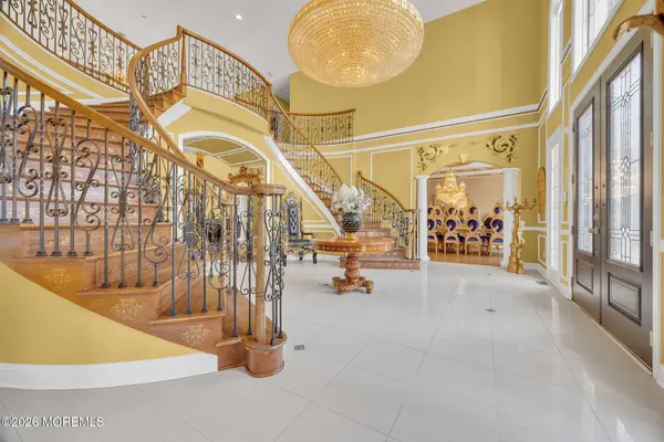 15 Embry Farm Road, Marlboro, NJ 07746