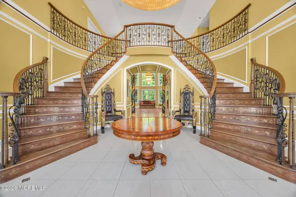 15 Embry Farm Road, Marlboro, NJ 07746