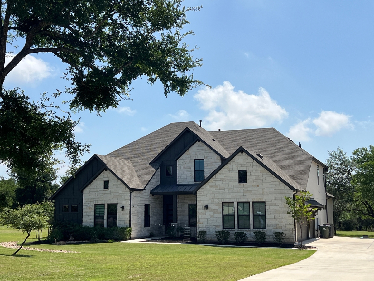 Brick custom home in Gabriels Overlook Georgetown TX