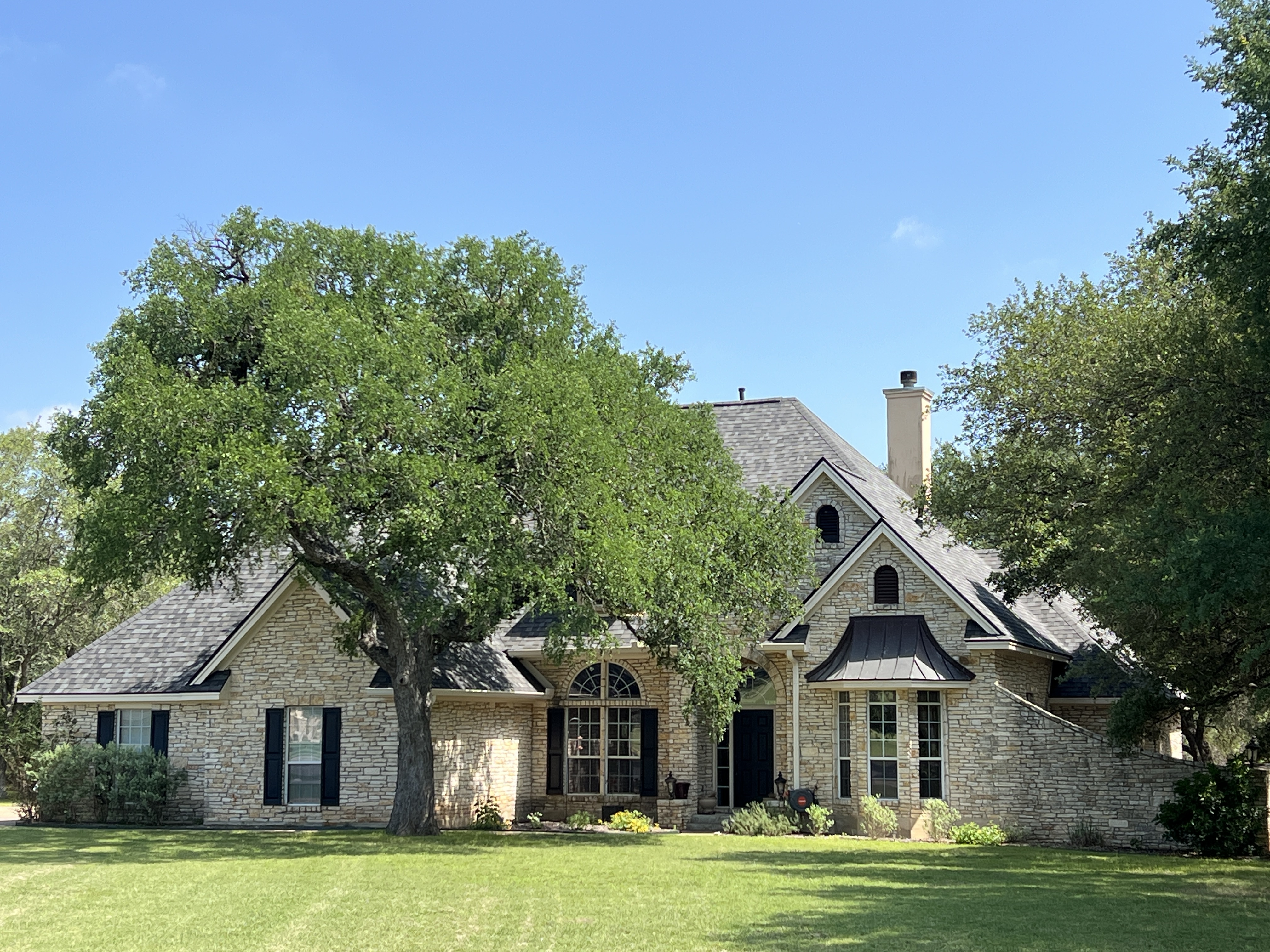 Large acreage lot lifestyle in Gabriels Overlook Georgetown TX