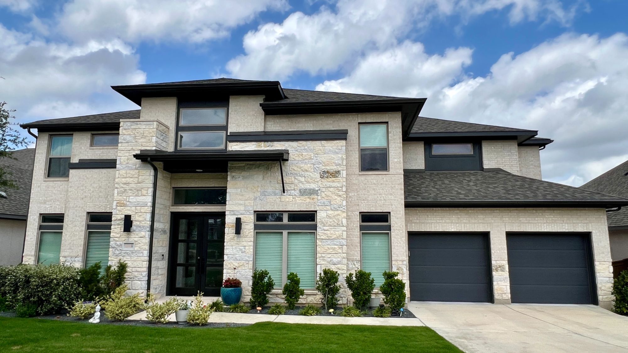 Bryson home exterior in Leander Texas featuring modern suburban architecture