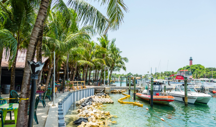 Square Grouper Tiki Bar Jupiter Inlet