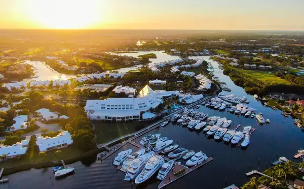 What Makes Admirals Cove the Ultimate Luxury Real Estate Investment in Jupiter, Florida?