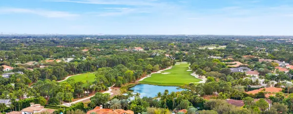 Why is Old Palm Golf Club the Ultimate Palm Beach Gardens Enclave?