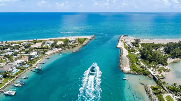 The Bahamas Premium: Why Jupiter’s Proximity to the Islands Dictates Dockage Value