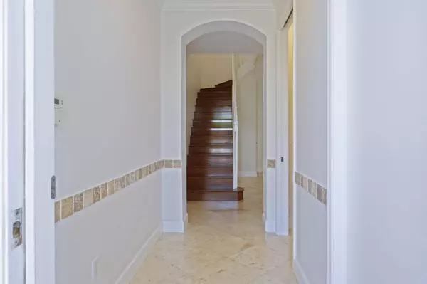 774 Seaview DR, Juno Beach, FL 33408