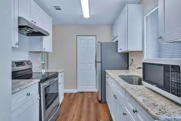 6881 Church St, Jupiter, FL 33458-3835