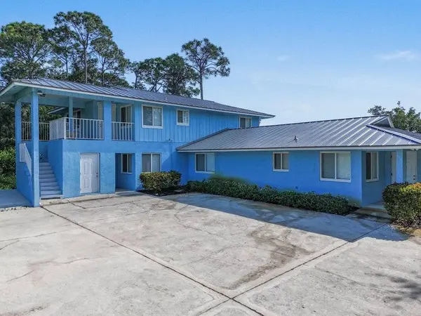 6881 Church St, Jupiter, FL 33458-3835