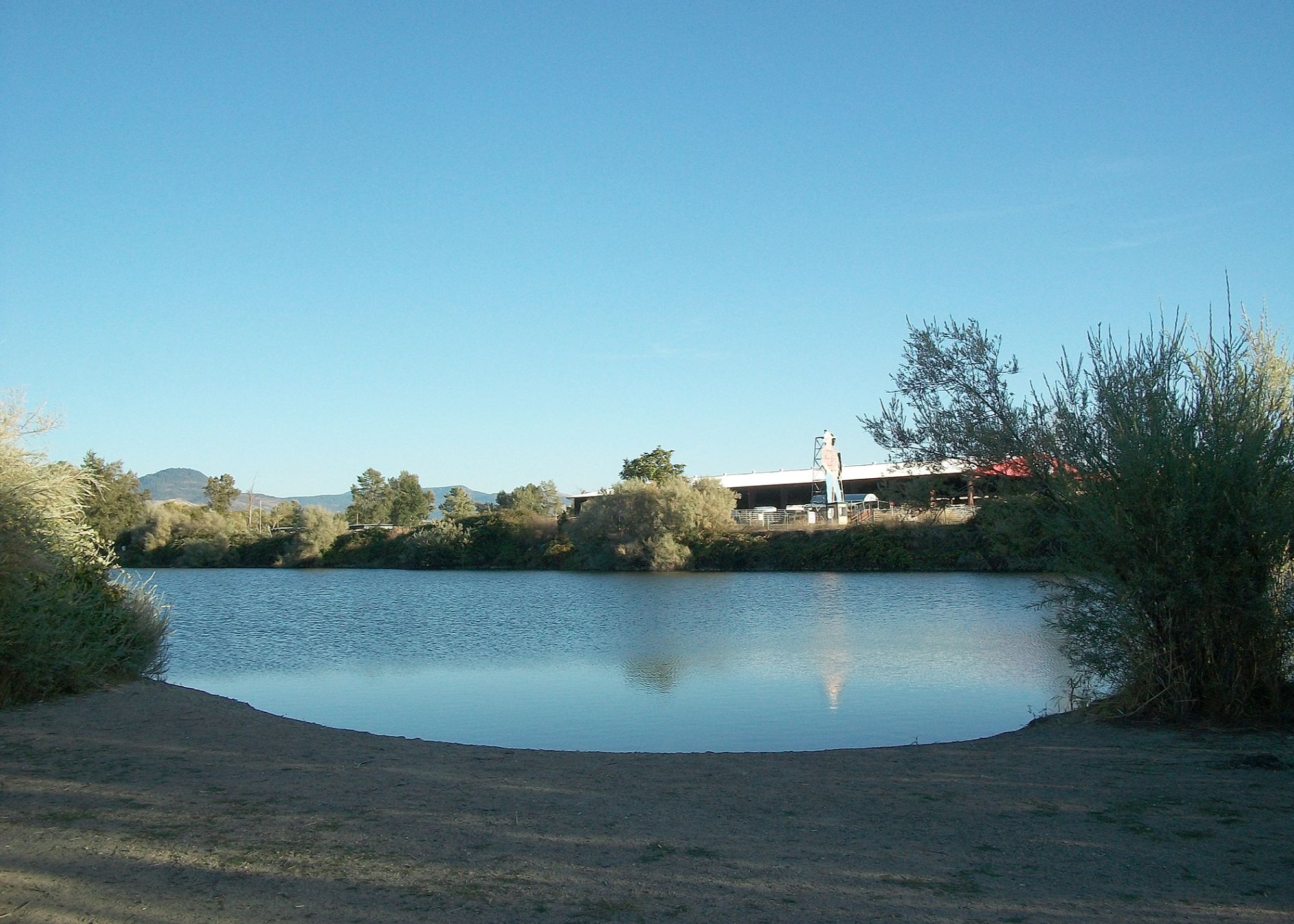Expo_pond_swart_odfw_(15364374798)