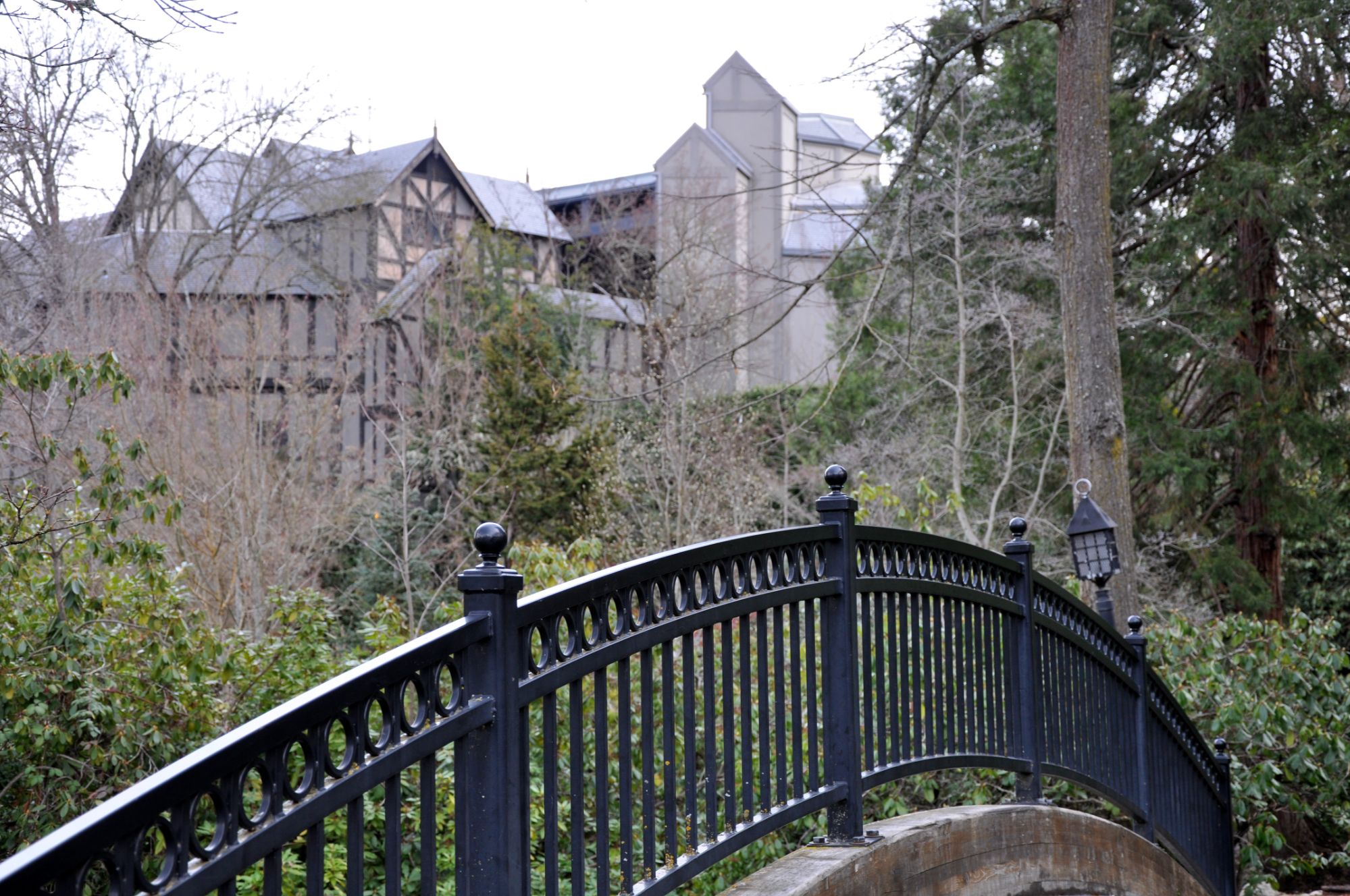 Lithia_Park_bridge_(Ashland,_Oregon)