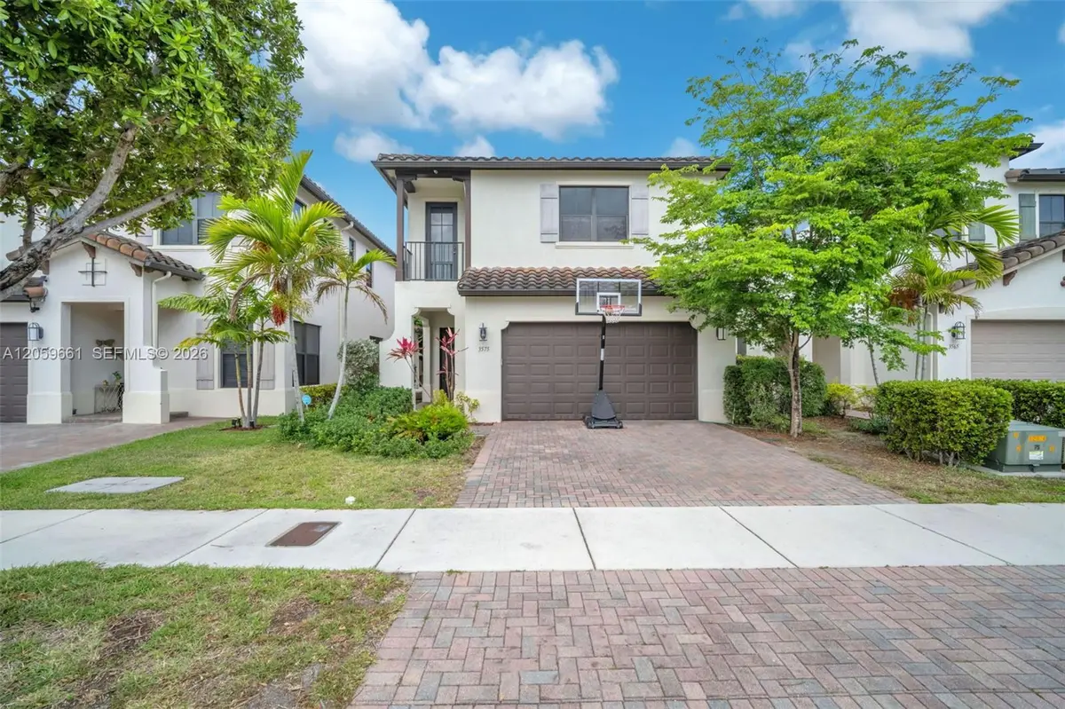 W 97th St, Hialeah, FL 33018-2027