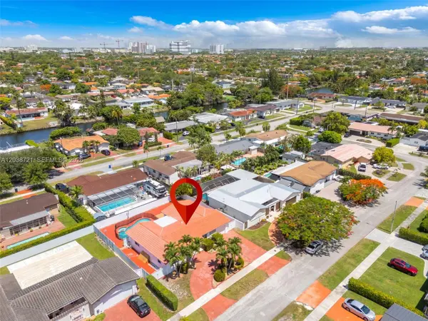 1720 SW 98th Ct Miami, Fl 33165,