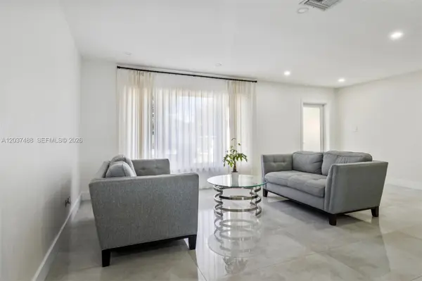 8014 NW 101st Ave, Tamarac, FL 33321-1237