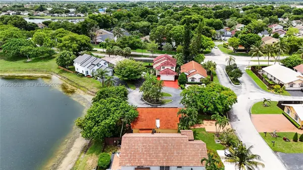 15307 SW 52nd Ter, Miami, FL 33185-4401