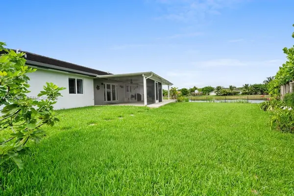 20572 SW 317th St, Homestead, FL 33030-7708