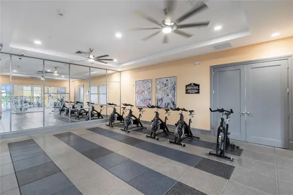 W 97th St, Hialeah, FL 33018-2027