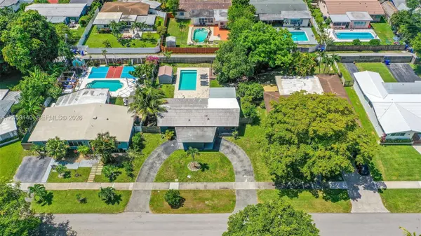 3338 Cleveland St, Hollywood, FL 33021-4917