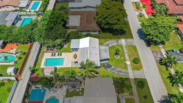 3338 Cleveland St, Hollywood, FL 33021-4917