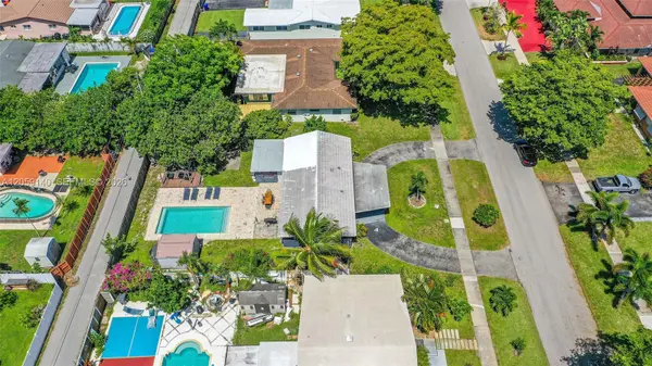 3338 Cleveland St, Hollywood, FL 33021-4917