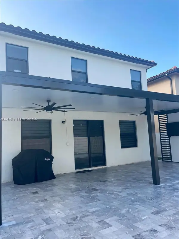 8719 W 33rd Ave, Hialeah, FL 33018-1865