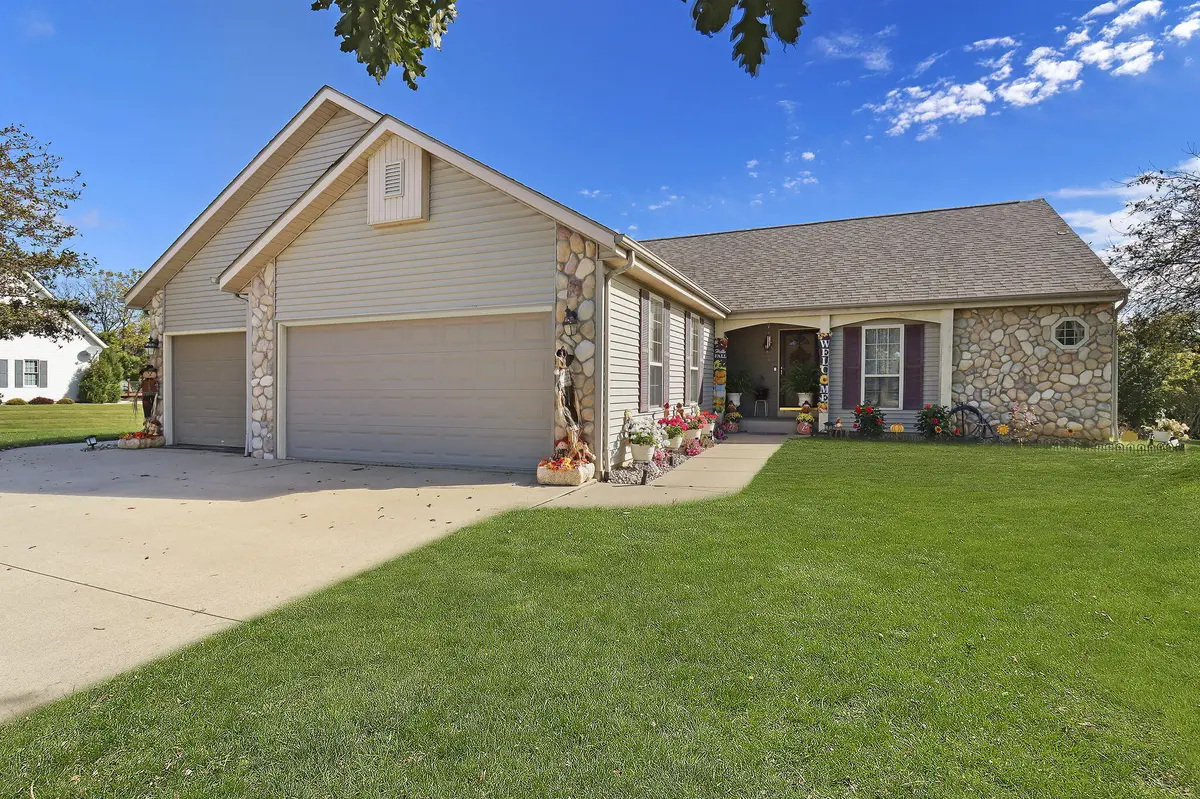 7041 Town Line Rd, Norway, WI 53185