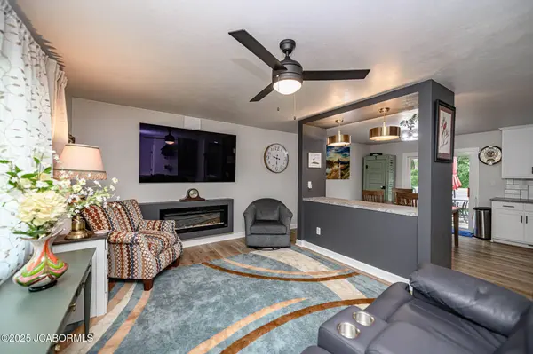 2933 HILLVIEW DRIVE, Jefferson City, MO 65101
