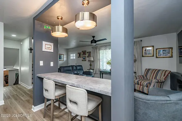 2933 HILLVIEW DRIVE, Jefferson City, MO 65101