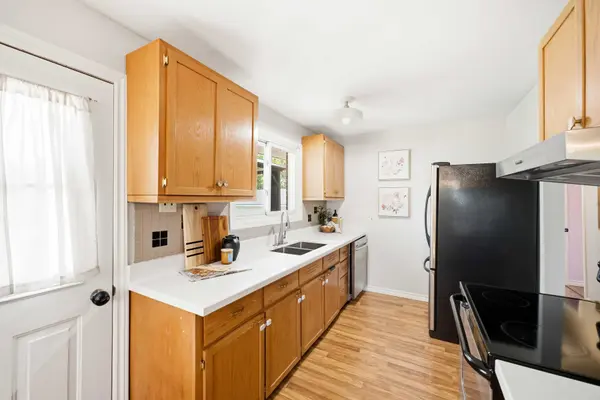 94 Johnstown Rd, Quinte West, ON K8V 5P8