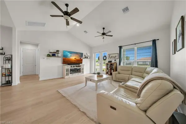 1305 NW 10th Ter, Cape Coral, FL 33993-7215