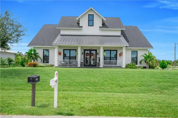 1305 NW 10th Ter, Cape Coral, FL 33993-7215