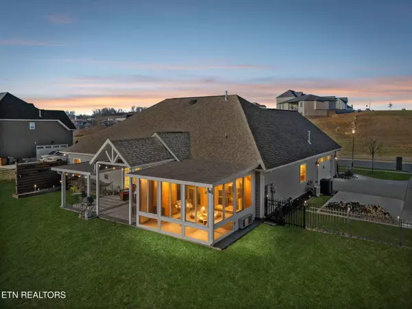 487 Broadberry Ave, Oak Ridge, TN 37830