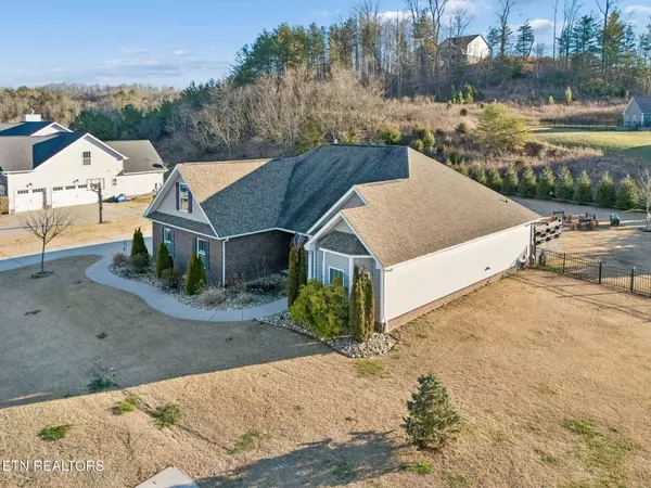 487 Broadberry Ave, Oak Ridge, TN 37830