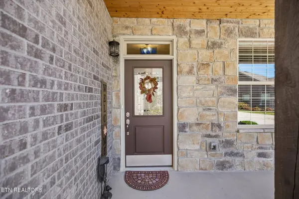 1829 Mountain DR, Lenoir City, TN 37772