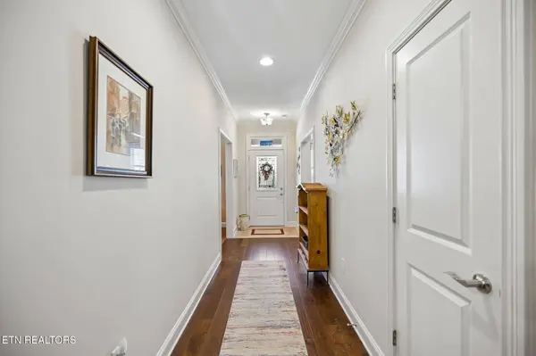 1829 Mountain DR, Lenoir City, TN 37772