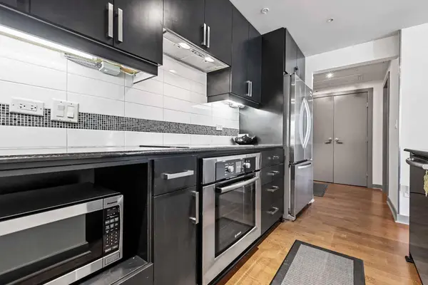 888 4 AVE SW #1708, Calgary, AB T2P 0K4