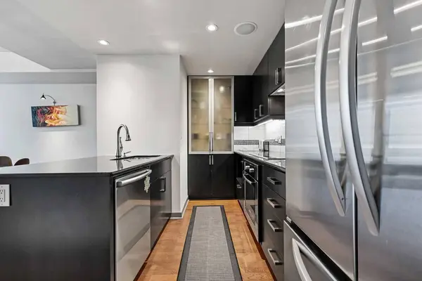 888 4 AVE SW #1708, Calgary, AB T2P 0K4