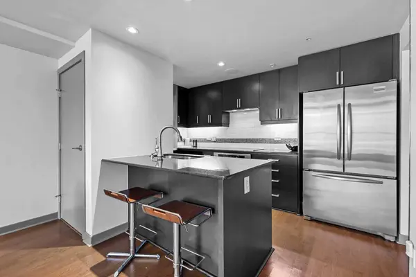 888 4 AVE SW #1708, Calgary, AB T2P 0K4